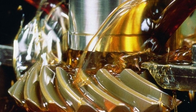 Automotive Lubricants Suppliers: Choosing the Right Partner for Ideal Machine Running